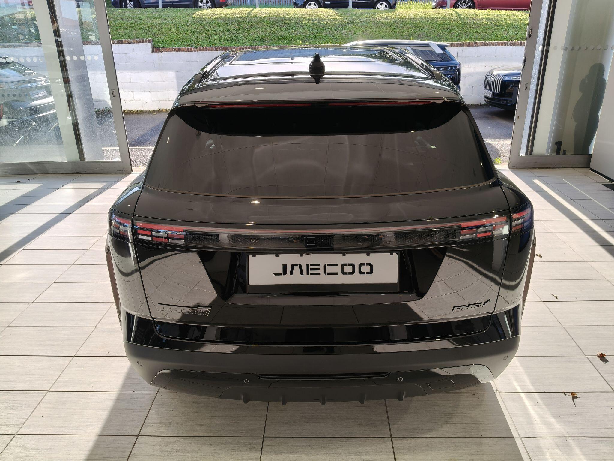 Large vehicle image